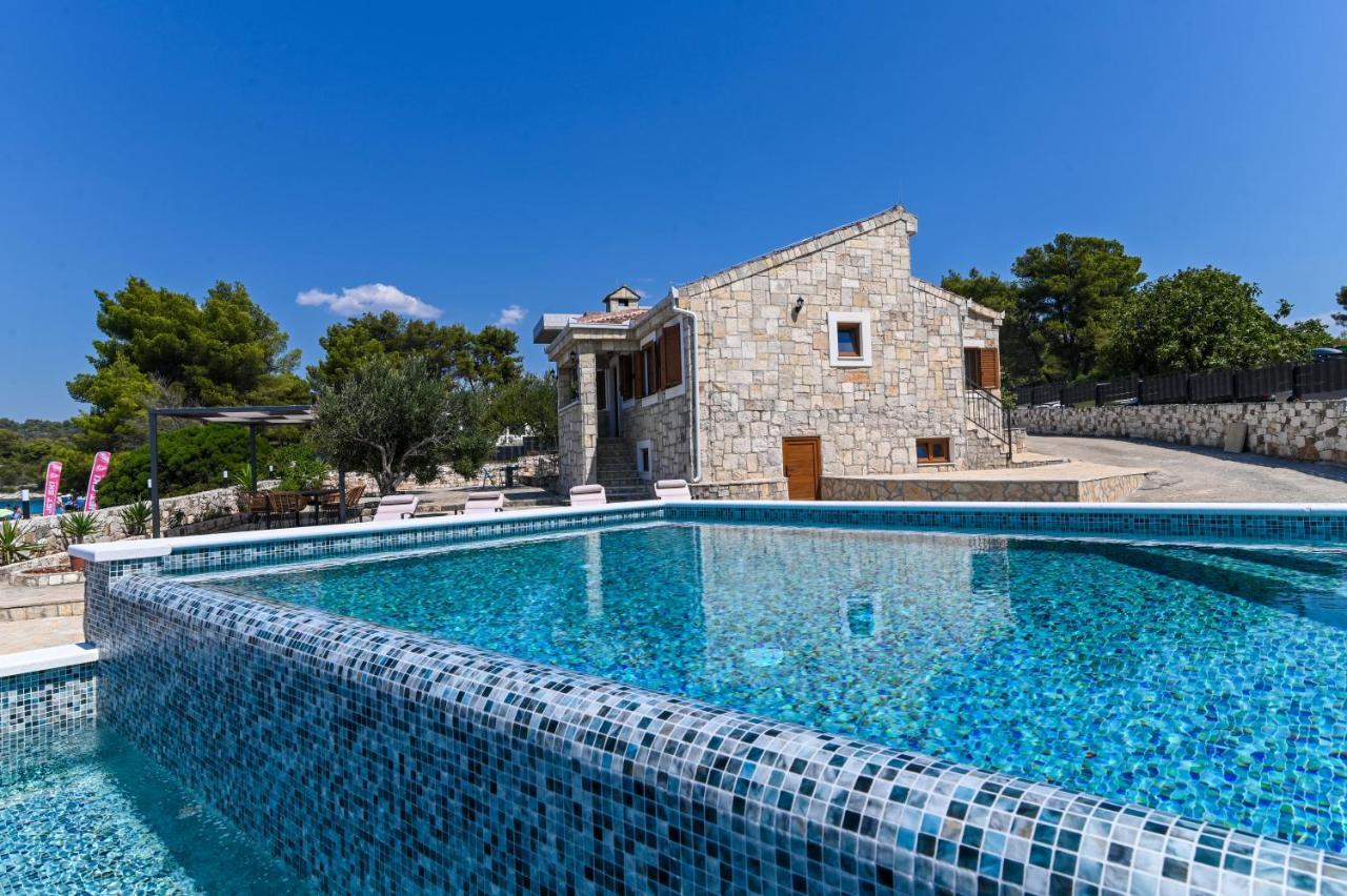 Villa Rudini With Heated Pool Okrug Gornji Εξωτερικό φωτογραφία