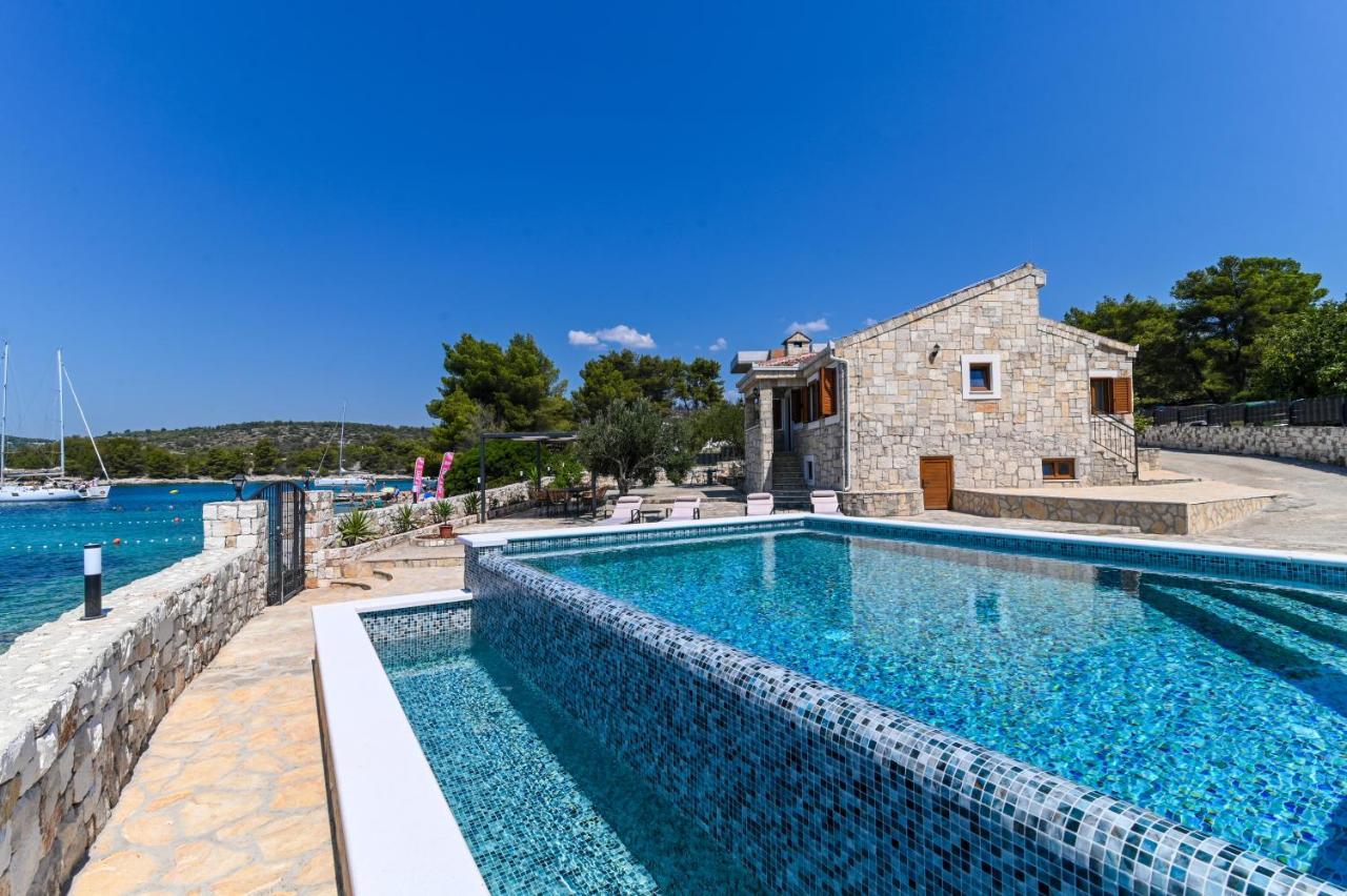 Villa Rudini With Heated Pool Okrug Gornji Εξωτερικό φωτογραφία