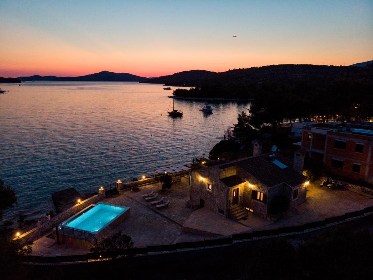 Villa Rudini With Heated Pool Okrug Gornji Εξωτερικό φωτογραφία