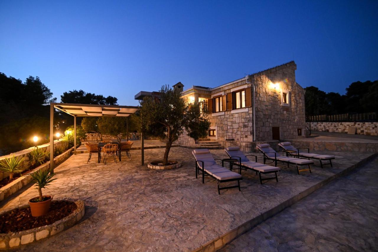 Villa Rudini With Heated Pool Okrug Gornji Εξωτερικό φωτογραφία