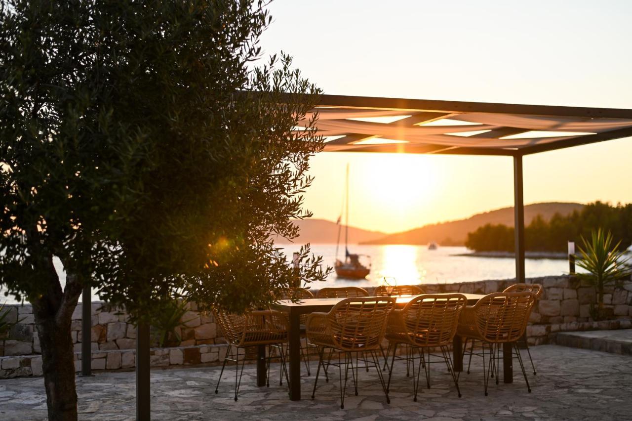 Villa Rudini With Heated Pool Okrug Gornji Εξωτερικό φωτογραφία