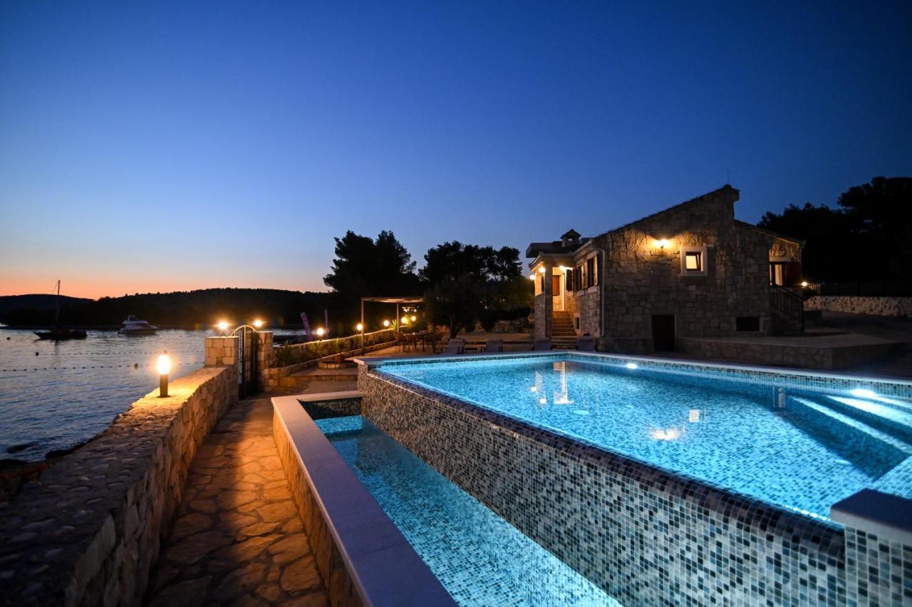 Villa Rudini With Heated Pool Okrug Gornji Εξωτερικό φωτογραφία