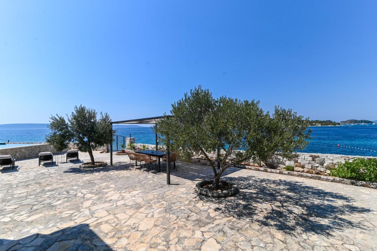Villa Rudini With Heated Pool Okrug Gornji Εξωτερικό φωτογραφία